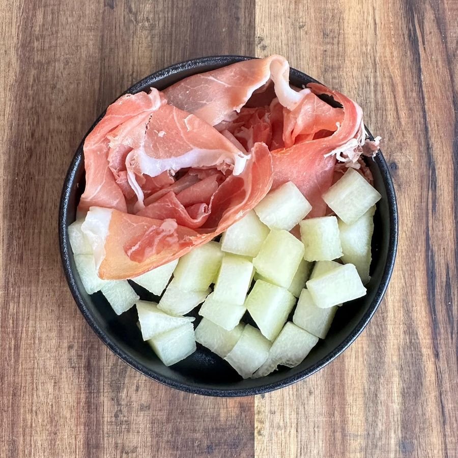 Serranoham met blokjes meloen